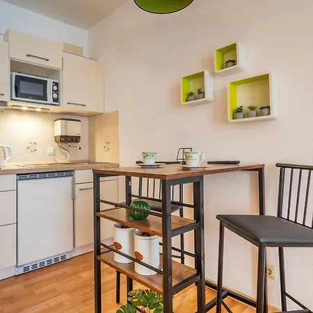 Apartment Modern With Netflix